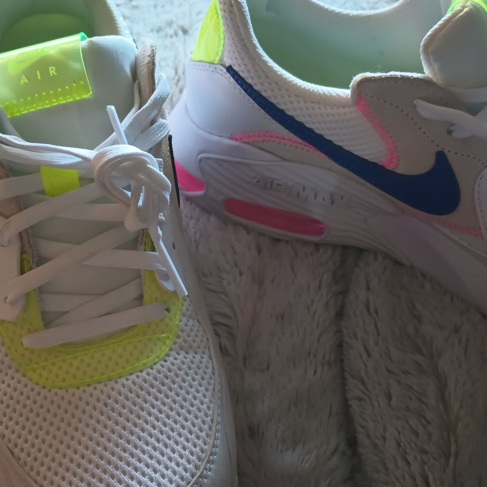 Size 8 Nike air max womans shoes